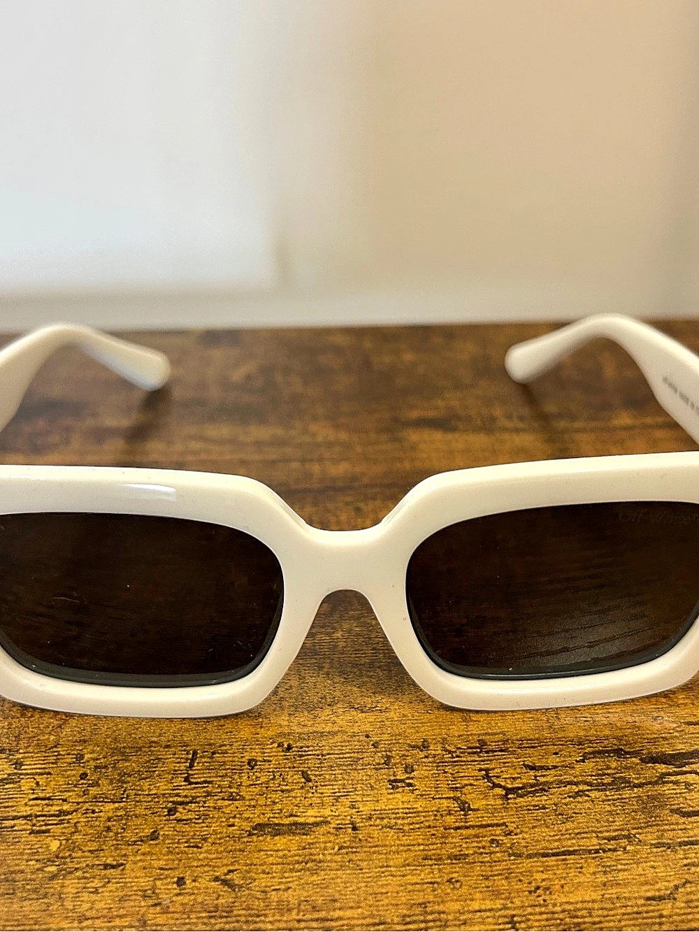 Off-White Arrow Logo Sunglasses White Frame
